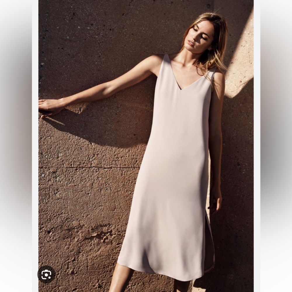 Aritzia brand new with tag. Jeremy dress by BABATON, colour ASHEN